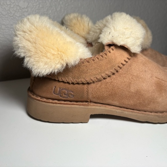 UGG Mckay Chestnut Suede Sheepskin Ankle Boots Booties Size US 8.5 Women - Picture 11 of 16
